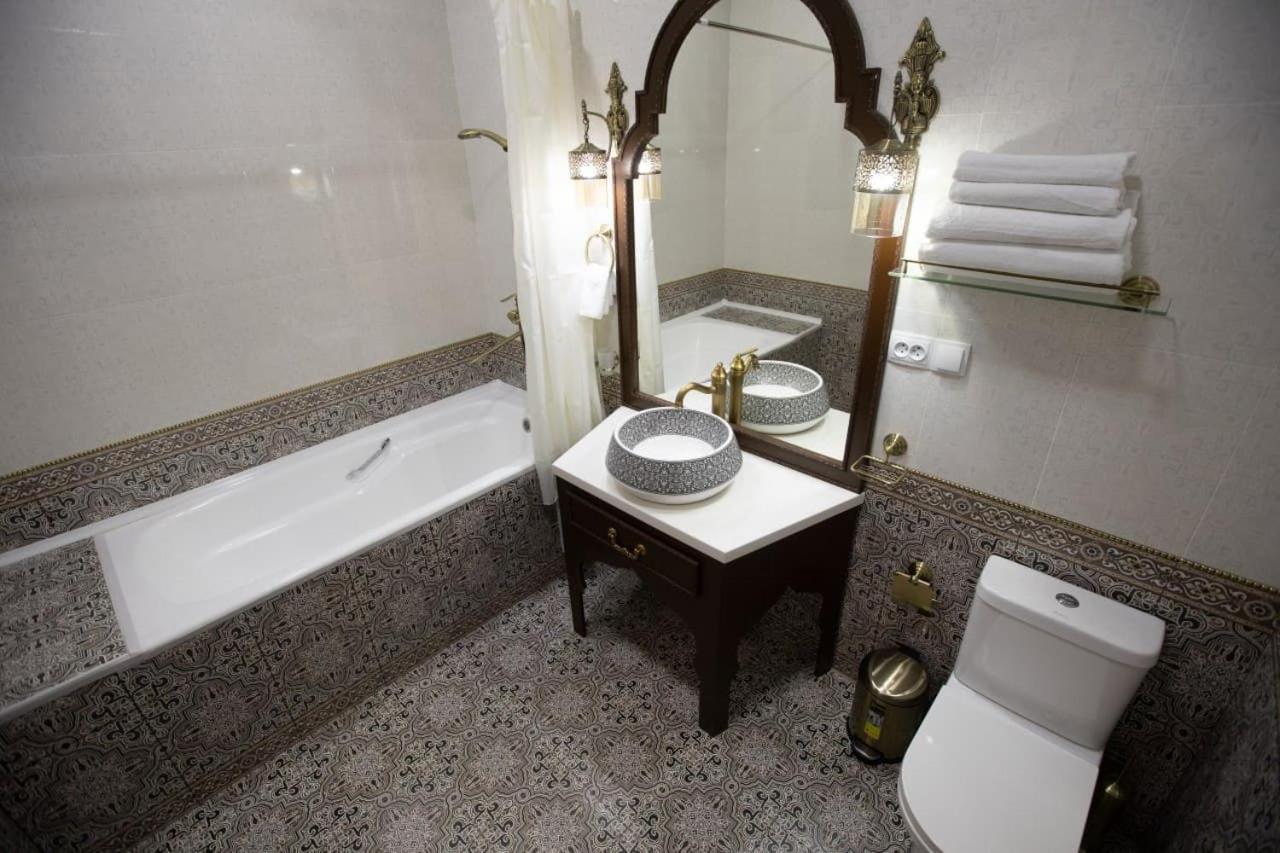 Hotel The Shahar Tashkent Esterno foto